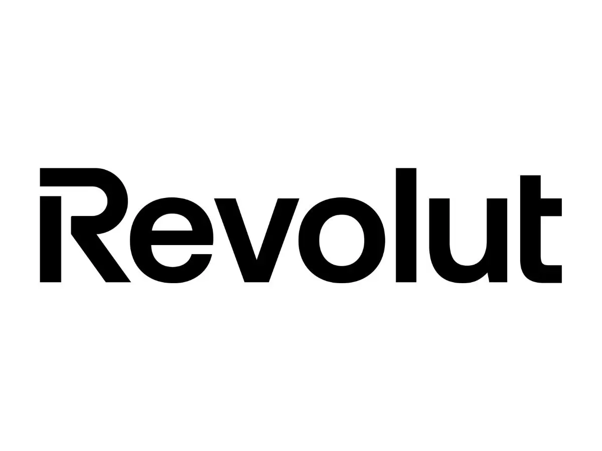 Revolut закриває рахунки українцям